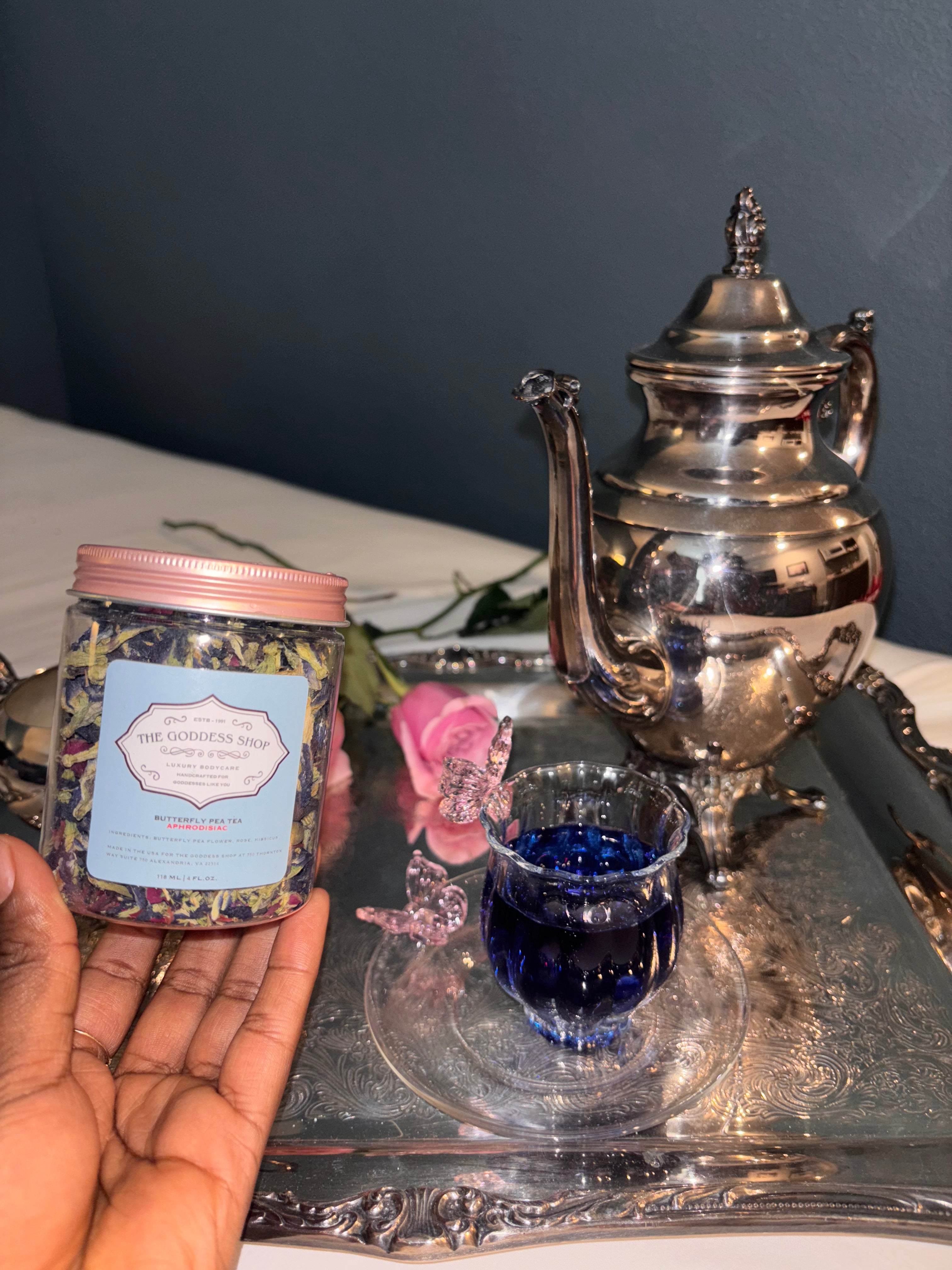 Butterfly pea tea, pretty tea, hot or cold , changes color no in